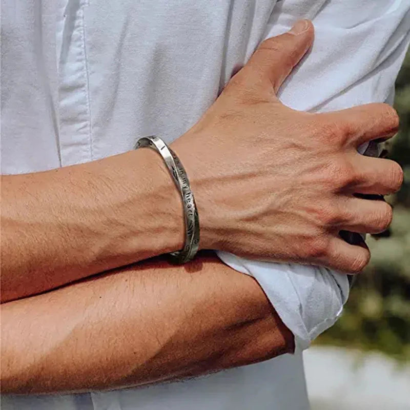 Bélvoir Twisted Stainless Steel Open Bangle — Unisex Fashion Bracelet